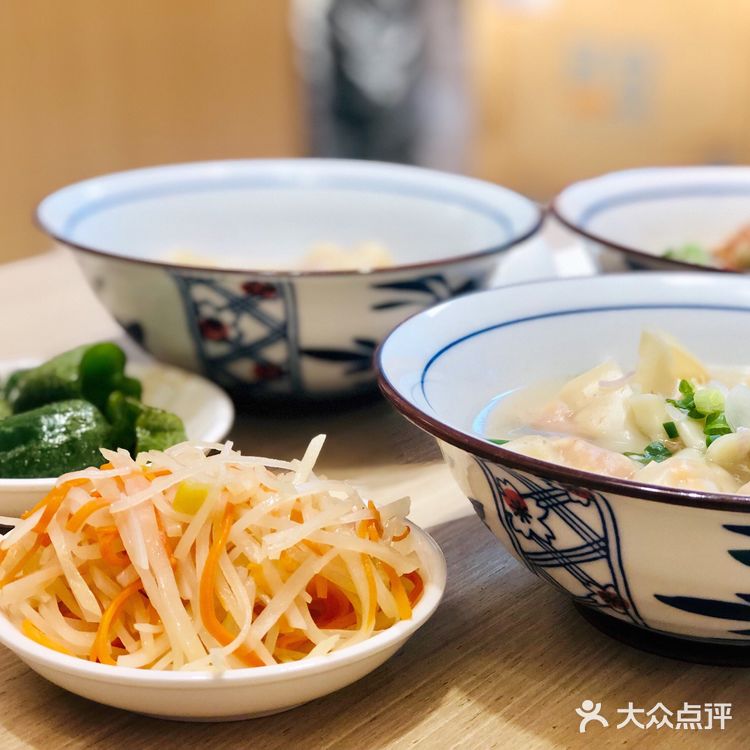 成都美食 | 荔枝干海椒抄手  地址：来福士负1楼