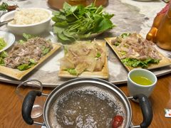 -周老三跷脚牛肉·全牛火锅(非遗传承店)