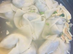 菜肉大馄饨-大龙汤包