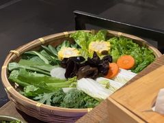 -尚尚仙·酸汤猪手·猪肚鸡火锅(华联万柳购物中心店)