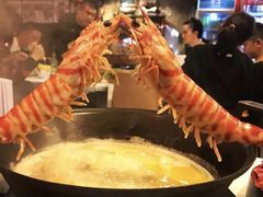 -鲜入围煮花胶鸡海鲜火锅