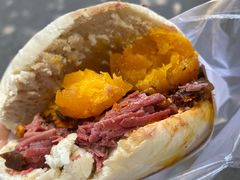 -清真马乐贝腊牛肉蛋黄菜夹馍(马蓉洒金桥店)