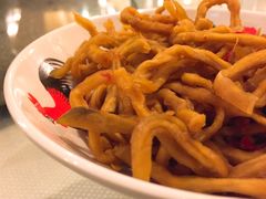 -刘姐啤酒鱼民族演艺餐厅(西街总店)