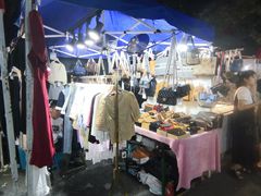 -吴山路夜市