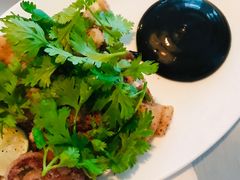 椒盐墨鱼配藏红花墨鱼汁蒜茸酱-Ocean's Table 欧舍