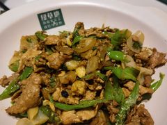 绿草地辣椒炒肉-绿草地·湘菜(7mall店)