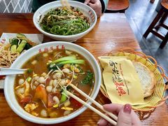 番茄鸡蛋烩麻食-手擀菠菜面(西康路店)