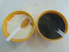 姜汁豆腐和芝麻糊-德记山水豆腐花