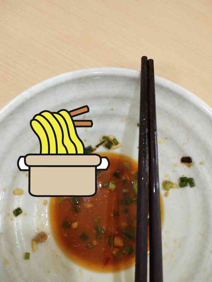 金贝壳重庆小面麻辣烫-"路边小店哈,但是貌似已经开了挺久的,店内.