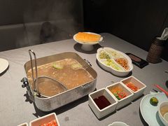 -左庭右院鲜牛肉火锅黑金店(陆家嘴中心店)