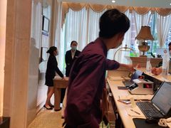 -深圳君逸国际酒店(龙岗横岗塘坑地铁站店)
