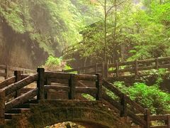 -龙水峡地缝景区