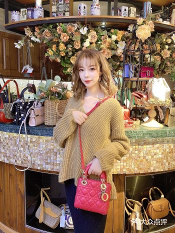 迎新先辞旧 打卡王思聪同款中古店小花