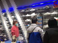 -阿迪达斯(武林银泰三叶草店)