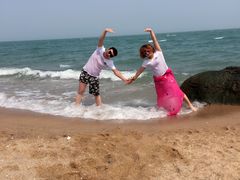 -黄河谷马拉湾海浪浴场