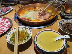 -洱火云南酸菜牛肉火锅(石景山当代商城店)