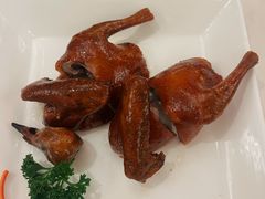 脆皮乳鸽-利苑酒家(合景国际金融广场店)