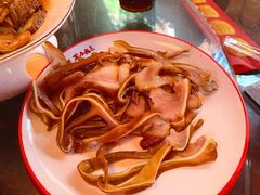 -老鼎万春卤菜(五代传承创始老店)