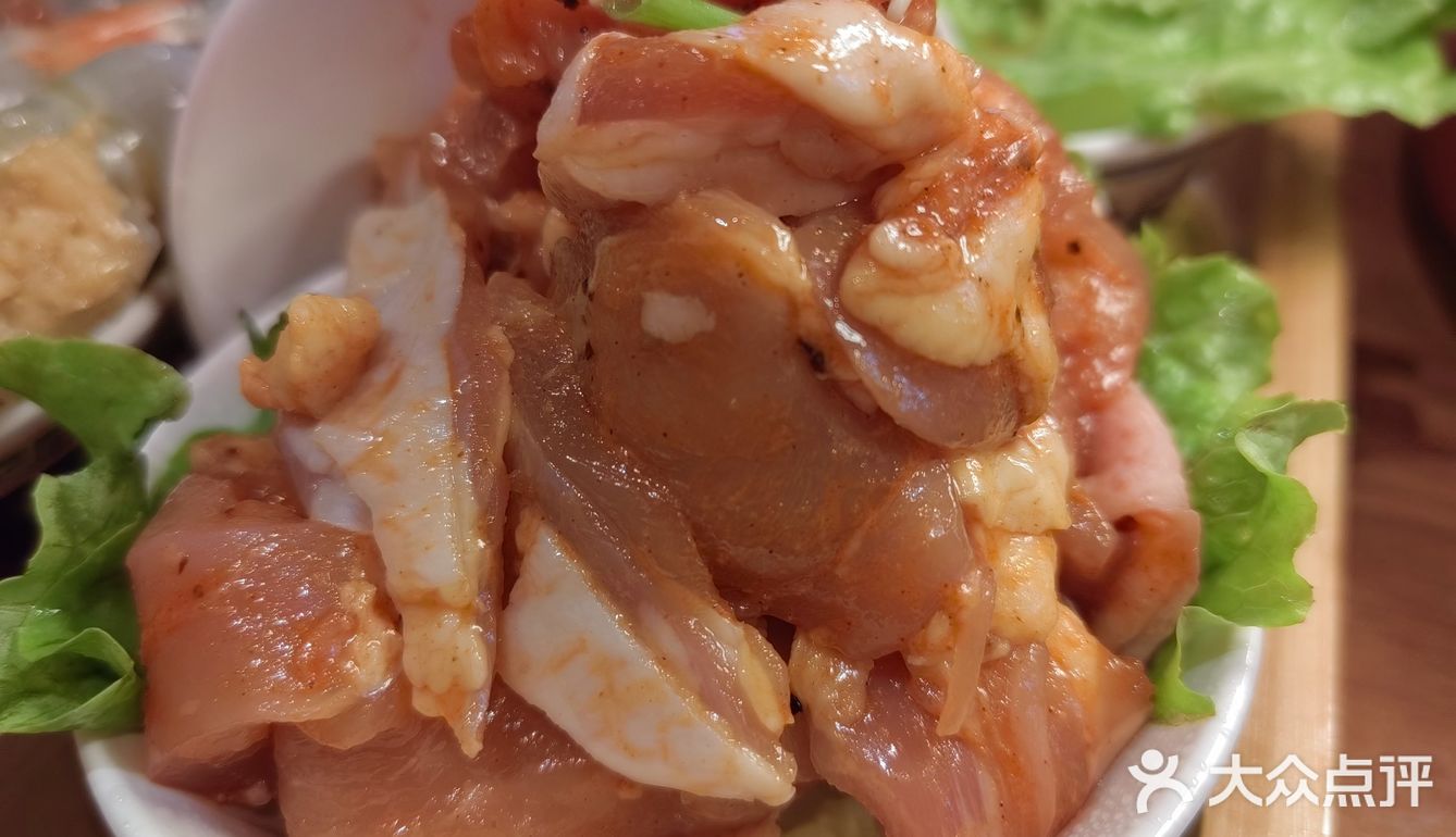 双人餐，正好两人团购了一份，套餐里还真丰富，有大虾