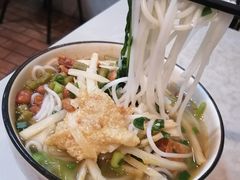 -忆螺巷螺蛳粉(步行街小巷店)