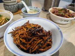 肉丝葱油拌面-君东记本帮面馆(天钥桥路店)