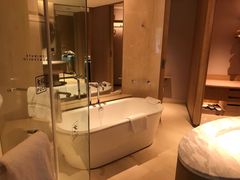 -上海佘山世茂艾美酒店