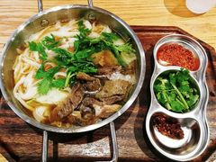 跷脚牛肉-小满手工粉(上海新世界城店)
