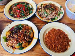 -拈签一笑黄牛肉辣卤串串