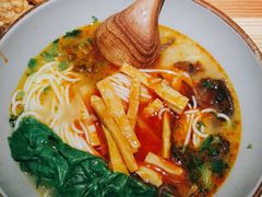 -百春原湖南牛肉粉(百联世纪店)