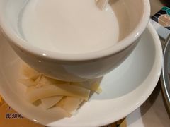 -喃喃椰·糟粕醋·椰子鸡火锅(七堡花园店)