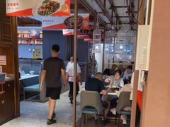 -阿瓦山寨·湘菜现炒·剁椒鱼头王(咸阳总店)
