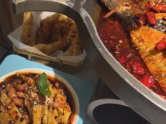-江边城外烤全鱼(世茂广场店)