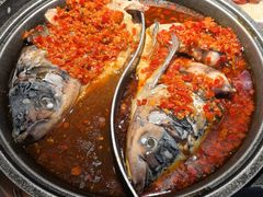 -阿瓦山寨·湘菜现炒·剁椒鱼头王(咸阳总店)