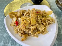 土豆片栲栳栳-天天向上素食餐厅(五台山店)