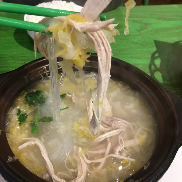 拆骨肉酸菜粉絲鍋