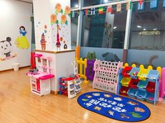 -抱抱熊托育中心(大悦城店)