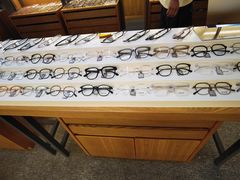 -优医视平价眼镜超市蔡司依视路折扣(小马厂店)