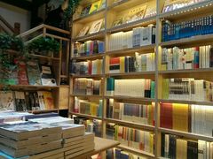 -猫的天空之城概念书店(杭州南宋御街店)