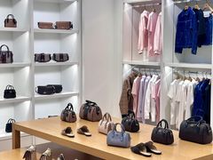 -百年港湾奥特莱斯(香炉礁店)