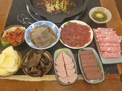 -重庆川渝肥妹火锅