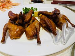 红烧乳鸽-海鲜佬酒家(三乡店)