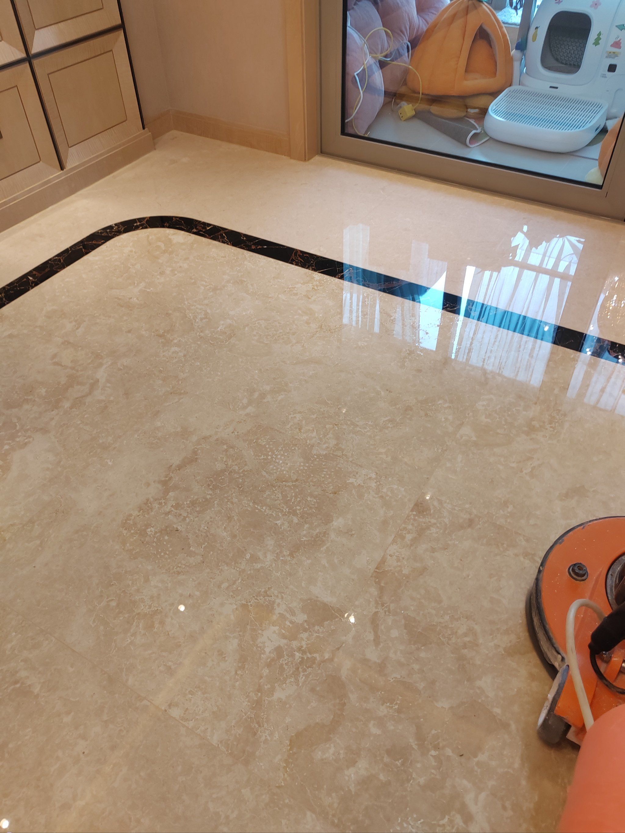 客厅地板大变身 大理石抛光保养