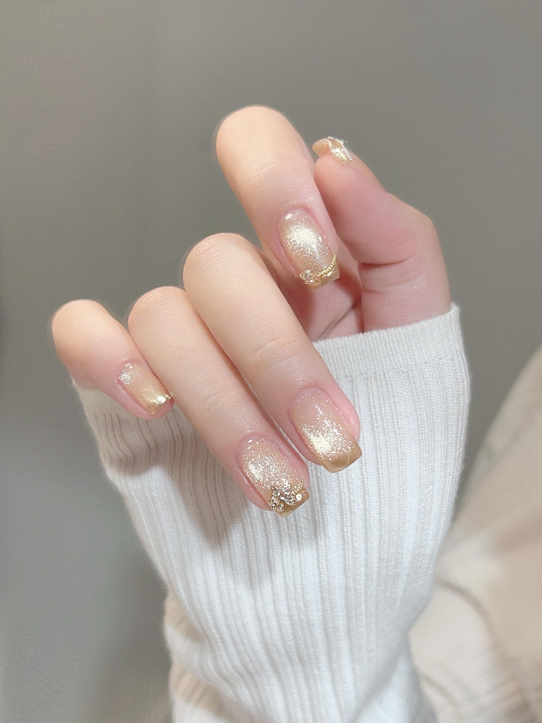 绝美的月光海法式猫眼美甲