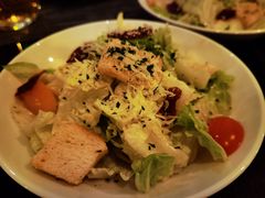 经典凯撒沙拉配香脆火腿-WOLFGANG PUCK KITCHEN & BAR(迪士尼小镇店)