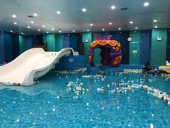 -Swim斯卫姆国际儿童游泳中心(红博中央公园店)