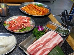 -明洞阿姨·韩式酱蟹烤肉·创意料理(望京1988创始店)