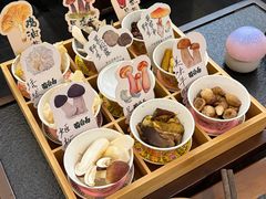 -菌自由丨野生菌火锅特色庭院餐厅(丽江古城店)