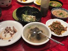 -鸿一饭店(隐秀路店)