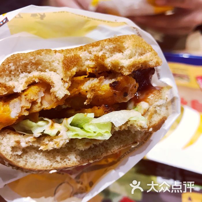汉堡王果木香风味火烤鸡腿堡图片