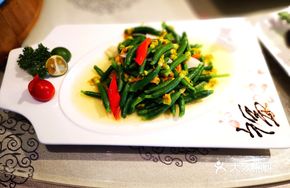 Stir-fried Yam with Cucumber Blossoms